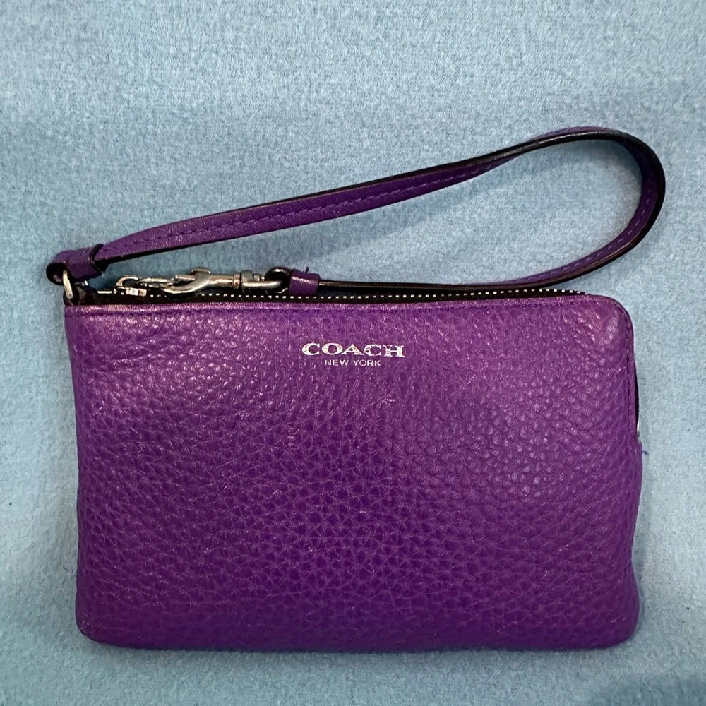 Coach purple leather wristlet /clutch /wallet - Picture 4 of 8